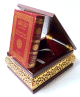 Coffret en bois et parties metalliques dorees avec Le Saint Coran Bilingue (francais/arabe) couverture assortie