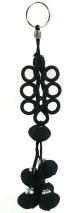 Pendentif decoratif / Porte-cles artisanal en sabra avec pompons - Noir