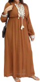 Robe marron avec decoration en pompons