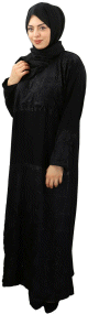 Robe noire ornee de broderie et de strass (modele voilee)