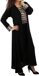 Robe noire avec motifs losanges colores et perles brillantes