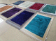 Grand tapis epais avec motifs legers uni-couleur a linterieur avec bordure de couleur differente