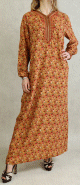 Robe de maison / d'ete fluide fleurie pour femme sur fond de couleur Abricot