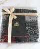 Coffret Cadeau Coran - Tapis et Sebha (Tasbih) le tout dans une boite plastique transparente et ruban decoratif